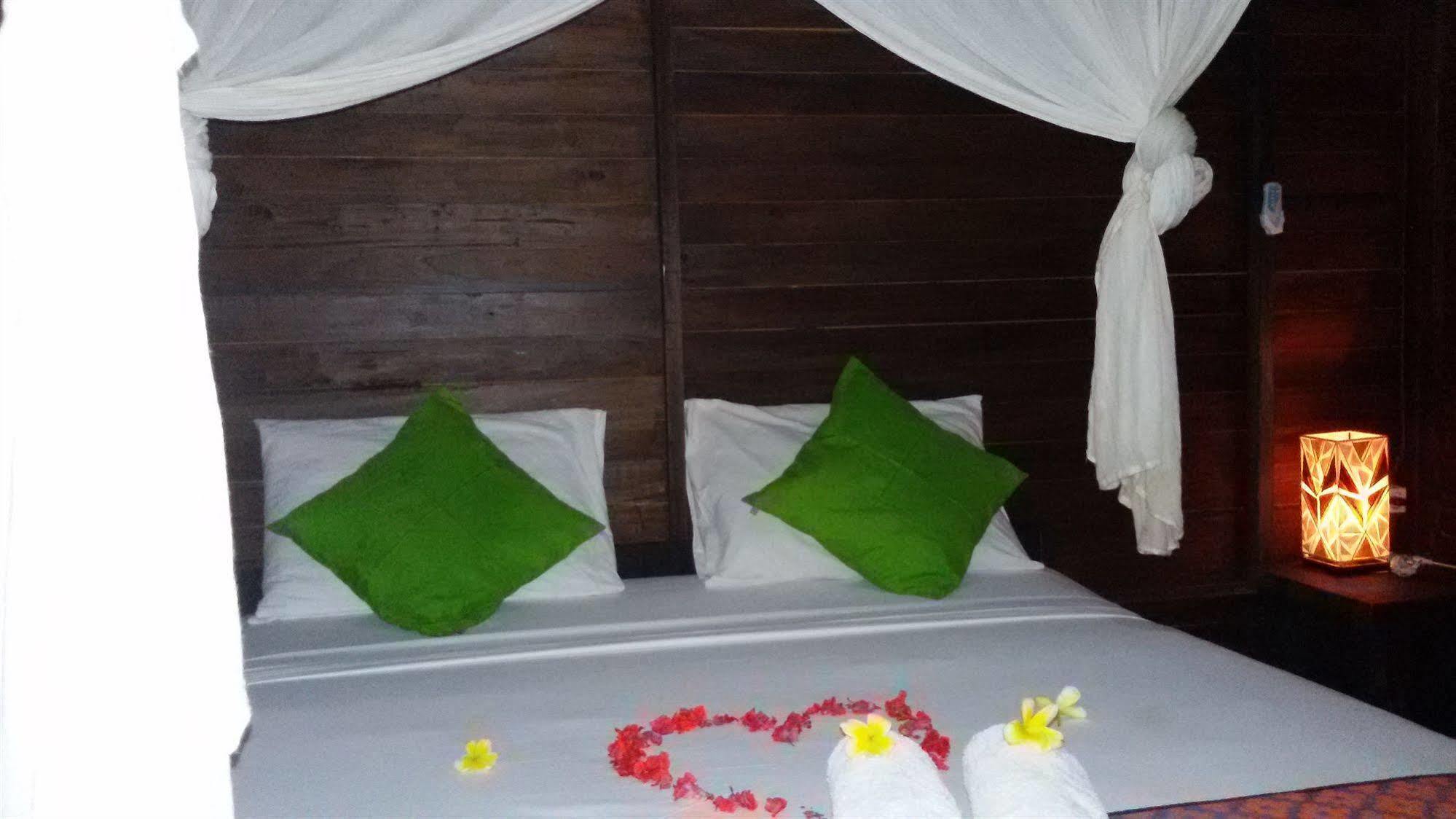 גילי טרוונגן Mosaix Gili Bungalows מראה חיצוני תמונה